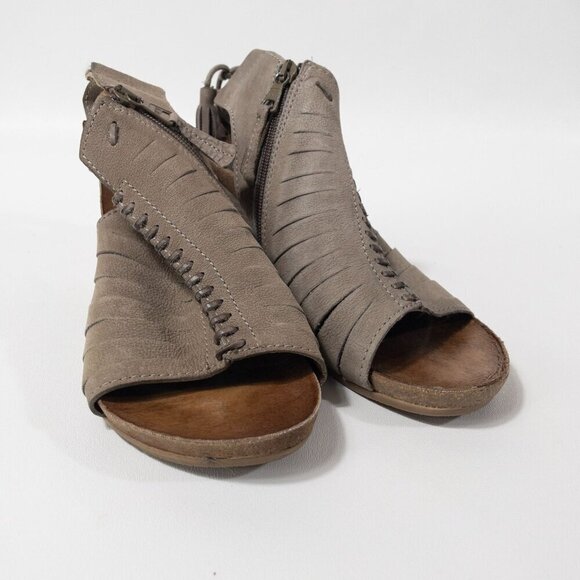 Miz Mooz Maddie Leather Heeled Sandals With Side Zipper & Tassel Accents Size 7. - Picture 10 of 12